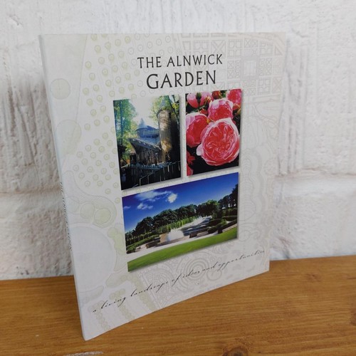 The alnwick garden living - garden, a